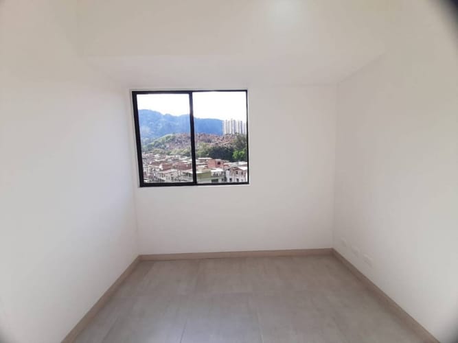 Apartamento de 2 alcobas en venta en Zona Industrial 1, Bello, 63 m² · foto 8 de 18