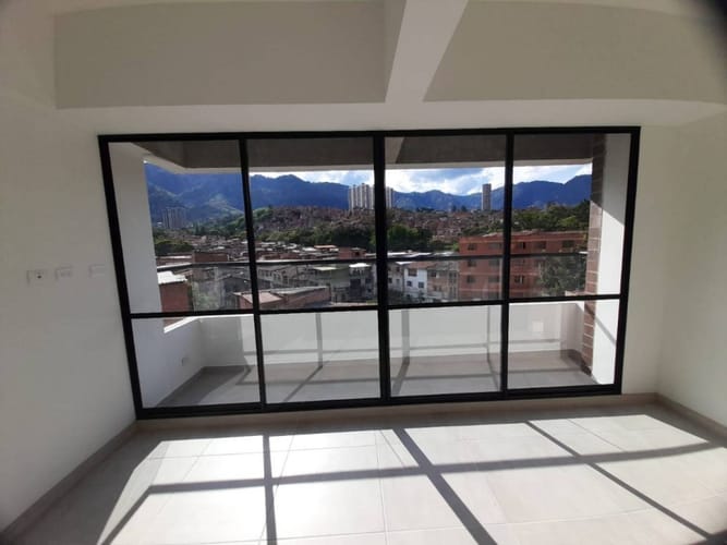 Apartamento de 2 alcobas en venta en Zona Industrial 1, Bello, 63 m² · foto 12 de 18