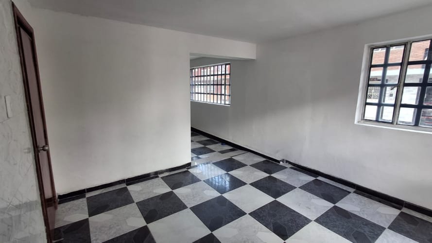 Local en arriendo en San Luis, Soacha, 25 m² · foto 2 de 13