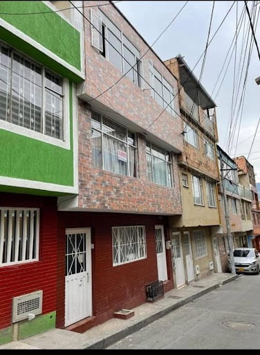 Casa de 6 alcobas en venta en Salazar Usme, Bogotá, 290 m² · foto 4 de 20