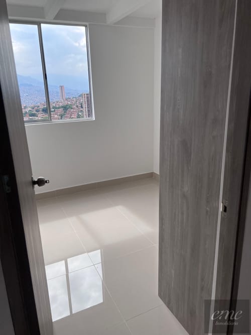 Apartamento de 3 alcobas en venta en Centro, Bello, 54 m² · foto 2 de 23