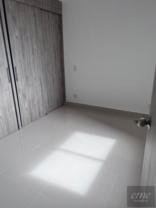 Apartamento de 3 alcobas en venta en Centro, Bello, 54 m² · foto 4 de 23