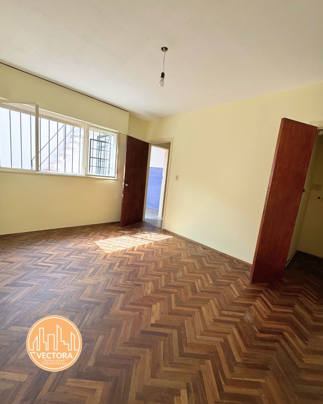 Casa en alquiler con garale, patio y azotea con parrillero en Parque Batlle · Foto 10
