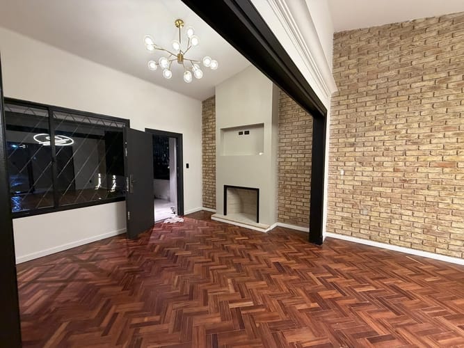Alquiler casa 3 dormitorios, 2 baños con cochera y parrillero próximo a Portones · Foto 7