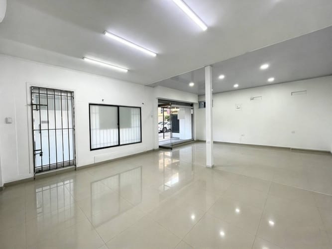 Local en arriendo en Manga, Cartagena, 51 m² · foto 3 de 9
