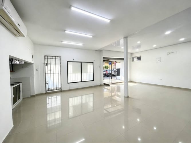 Local en arriendo en Manga, Cartagena, 51 m² · foto 4 de 9