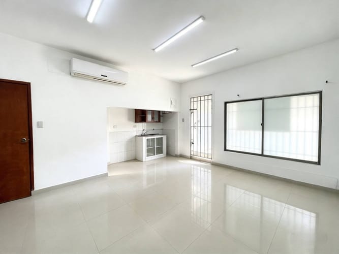 Local en arriendo en Manga, Cartagena, 51 m² · foto 5 de 9