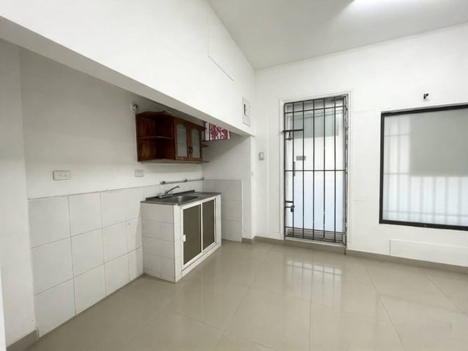 Local en arriendo en Manga, Cartagena, 51 m² · foto 7 de 9