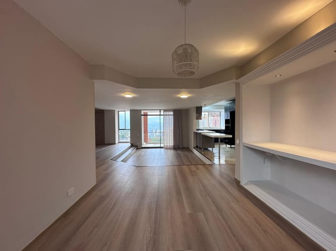 Apartamento de 3 alcobas en arriendo en El Poblado, Medellín, 170 m² · foto 2 de 20