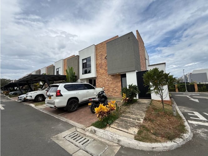 Casa de 3 alcobas en venta en Pance, Bogotá, 148 m² · foto 2 de 24