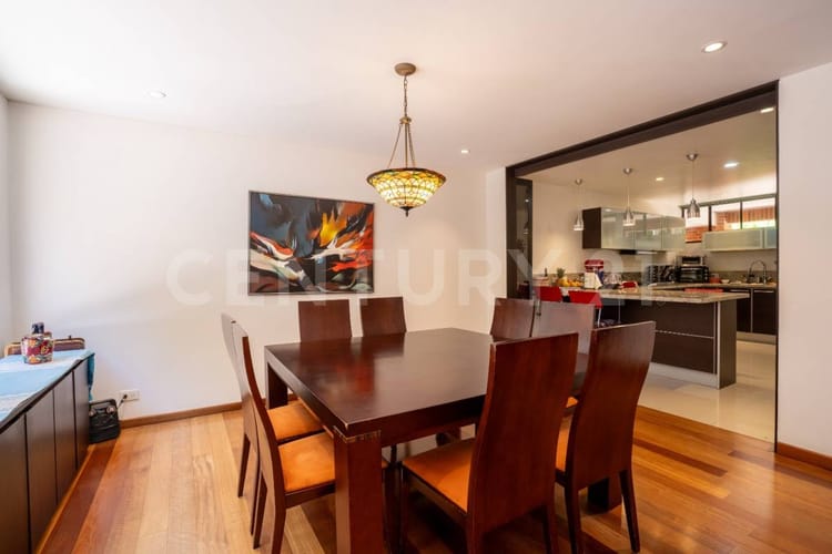 Apartamento de 3 alcobas en venta en Santa Barbara Alta, Bogotá, 193 m² · foto 3 de 18