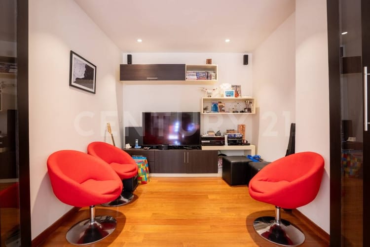 Apartamento de 3 alcobas en venta en Santa Barbara Alta, Bogotá, 193 m² · foto 5 de 18
