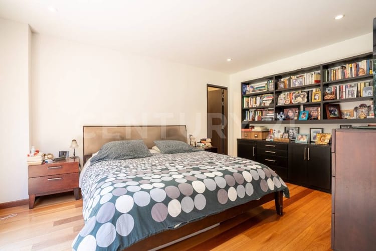Apartamento de 3 alcobas en venta en Santa Barbara Alta, Bogotá, 193 m² · foto 12 de 18