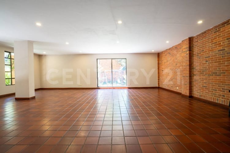 Apartamento de 3 alcobas en venta en Santa Barbara Alta, Bogotá, 193 m² · foto 14 de 18