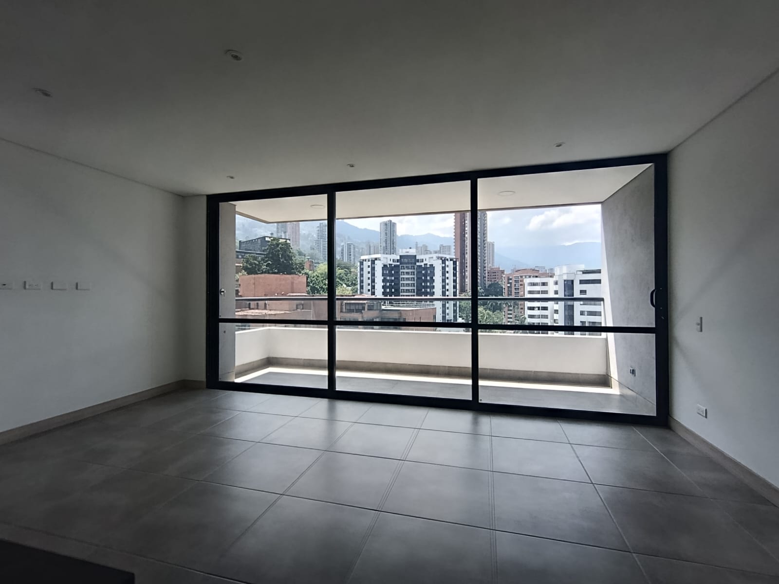 Apartaestudio en arriendo en El Poblado, Medellín · foto 3 de 12