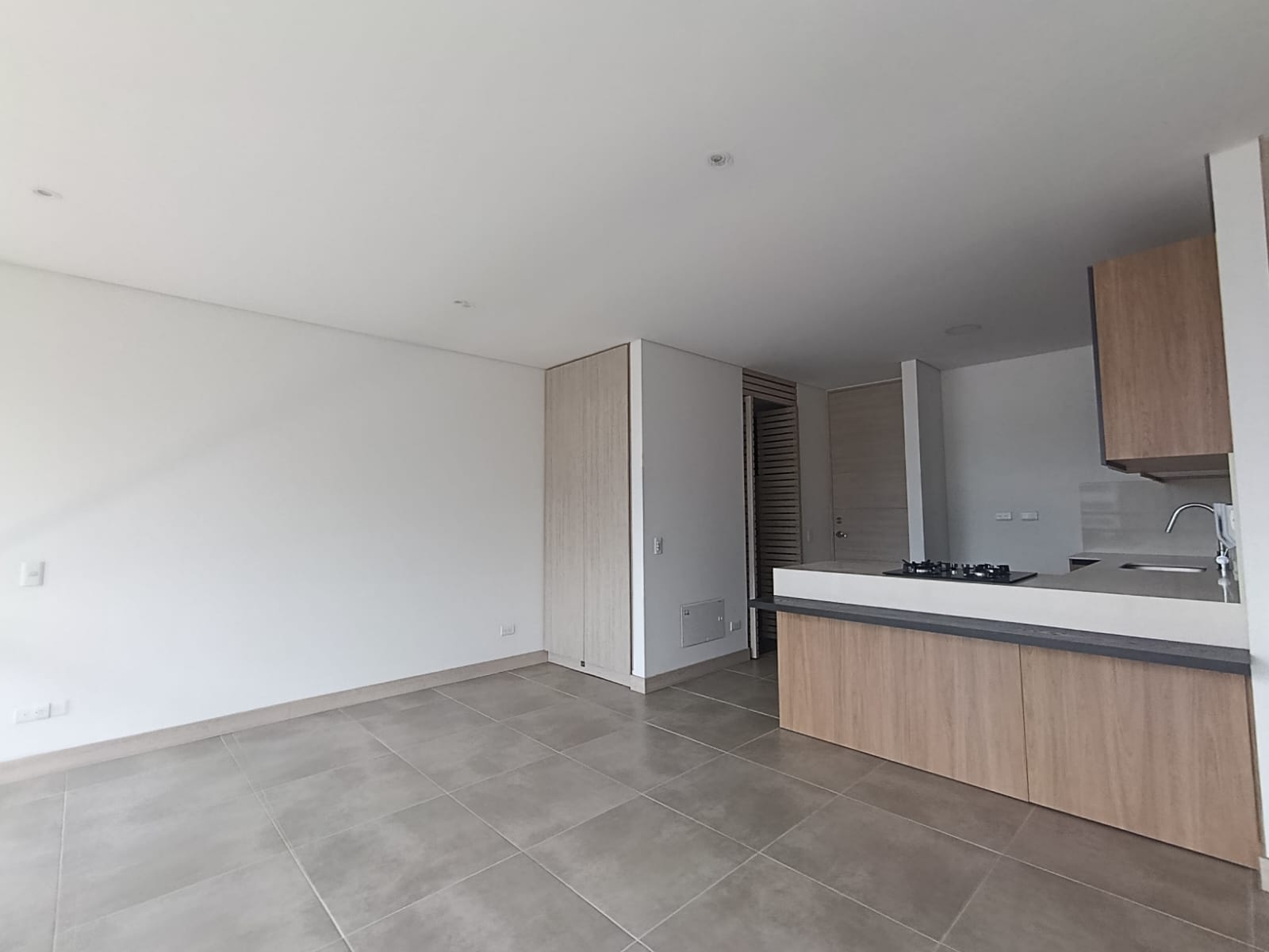 Apartaestudio en arriendo en El Poblado, Medellín · foto 4 de 12