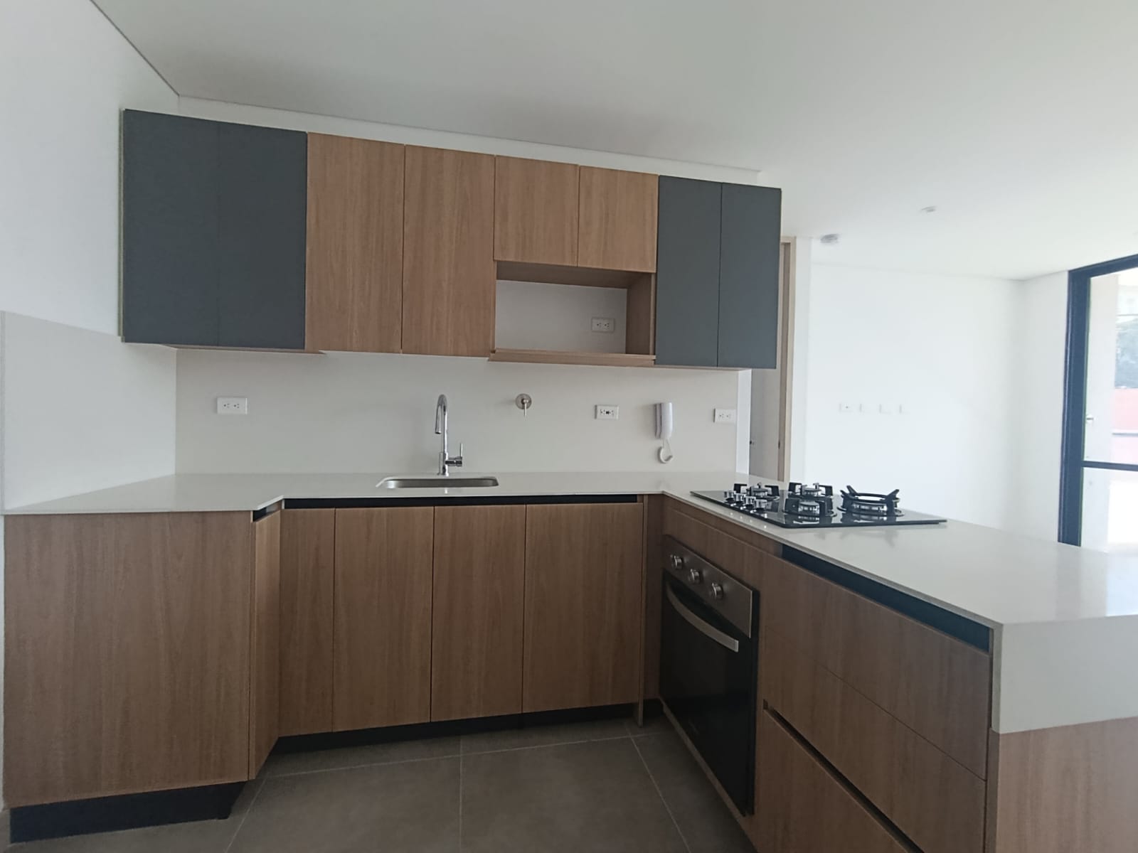 Apartaestudio en arriendo en El Poblado, Medellín · foto 5 de 12