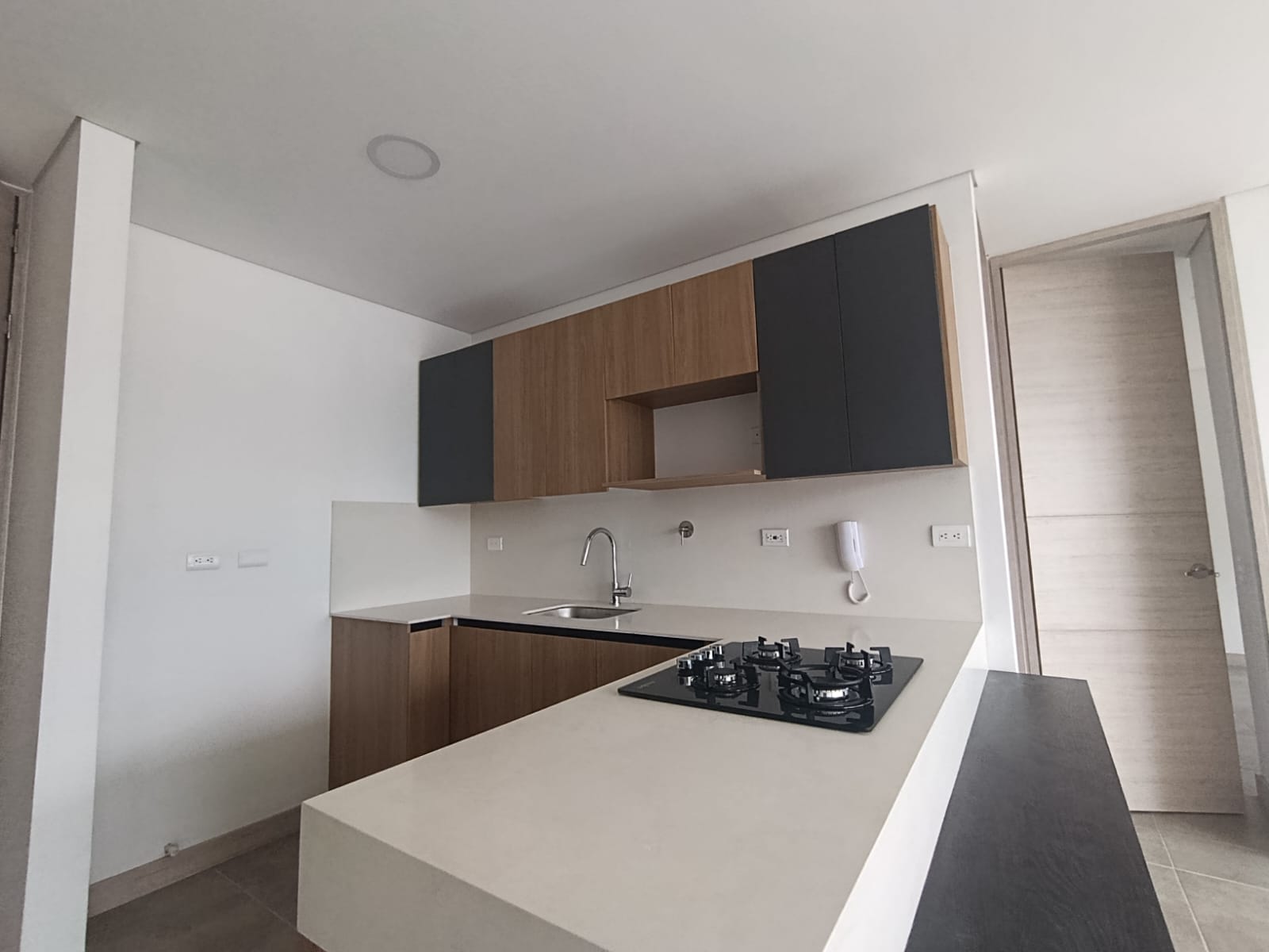 Apartaestudio en arriendo en El Poblado, Medellín · foto 6 de 12