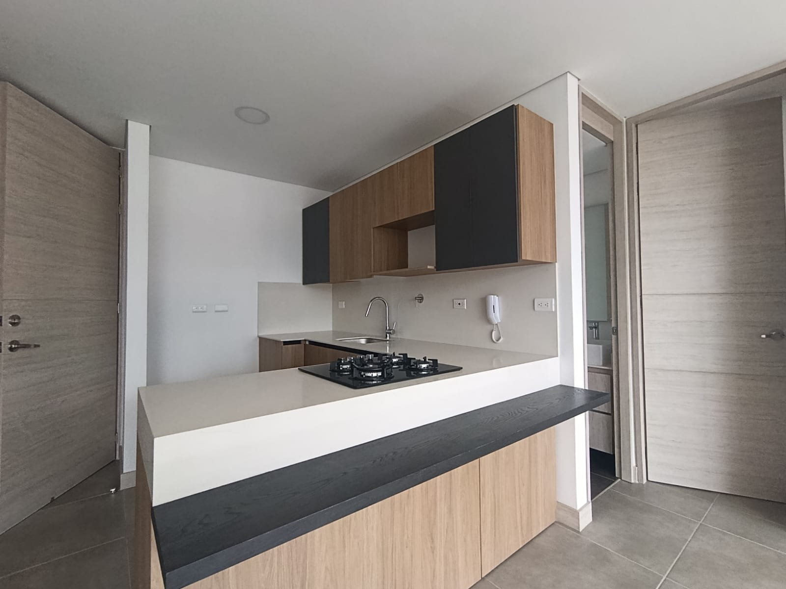 Apartaestudio en arriendo en El Poblado, Medellín · foto 7 de 12