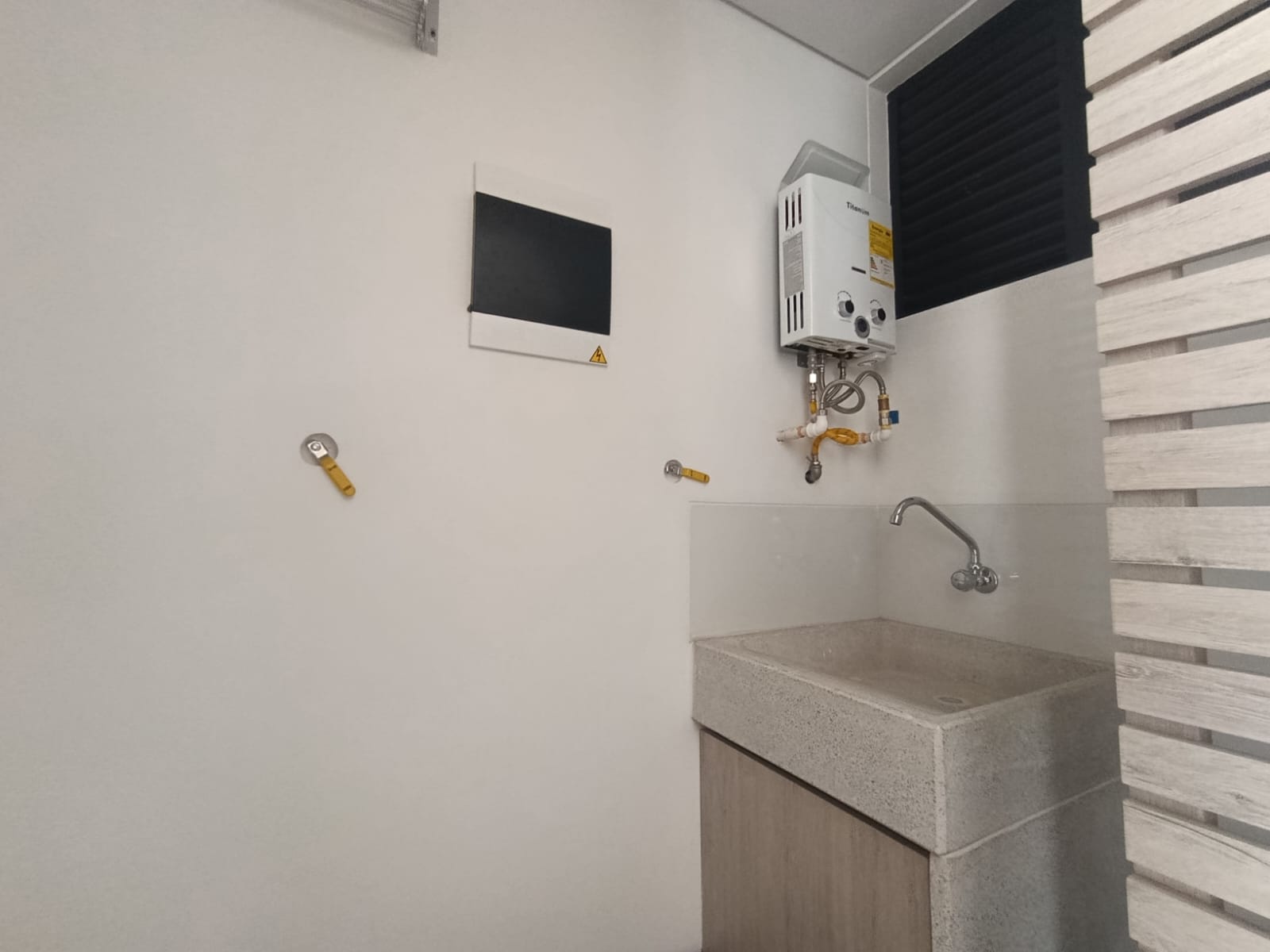 Apartaestudio en arriendo en El Poblado, Medellín · foto 8 de 12