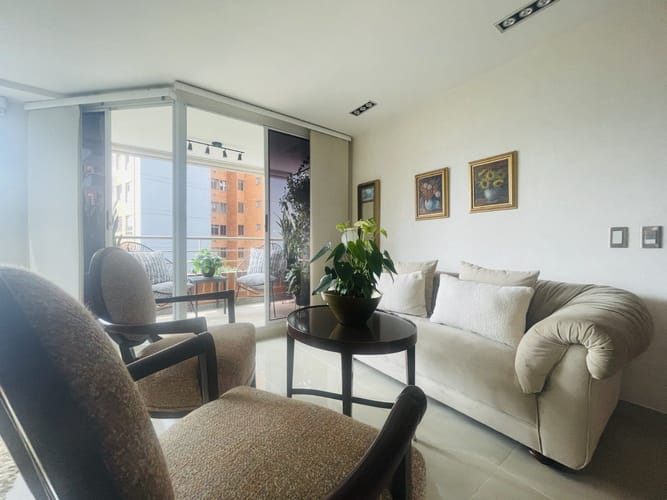 Apartamento de 2 alcobas en venta en Las Lomas, Medellín, 87 m² · foto 2 de 19