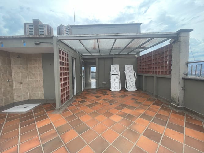 Apartamento de 2 alcobas en venta en Las Lomas, Medellín, 87 m² · foto 18 de 19