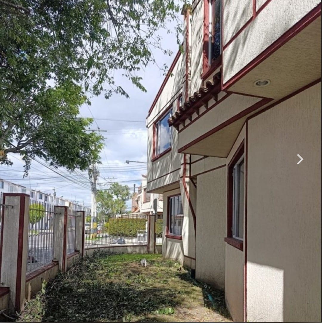Casa en venta en Villa Magdala, Bogotá · foto 3 de 12