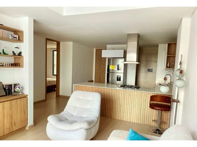 Apartamento de 2 alcobas en venta en Chicó Navarra, Bogotá, 74 m² · foto 3 de 24