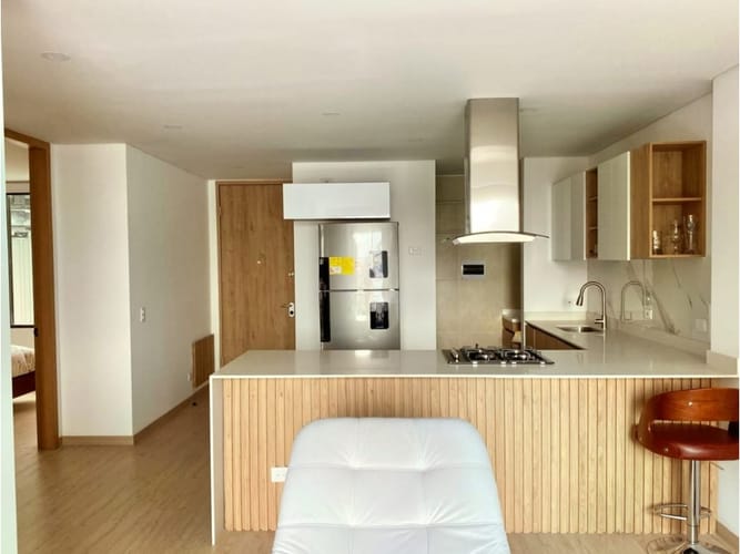 Apartamento de 2 alcobas en venta en Chicó Navarra, Bogotá, 74 m² · foto 4 de 24