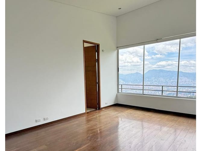 Casa de 3 alcobas en venta en Vía Las Palmas, Medellín, 371 m² · foto 11 de 21