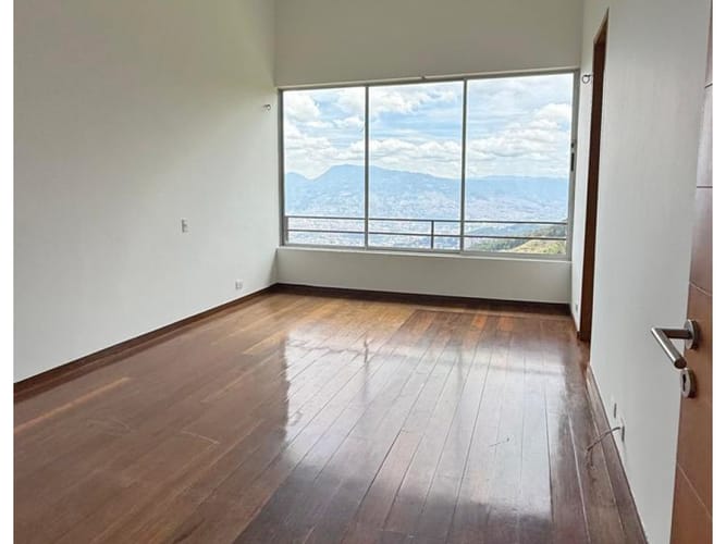 Casa de 3 alcobas en venta en Vía Las Palmas, Medellín, 371 m² · foto 14 de 21