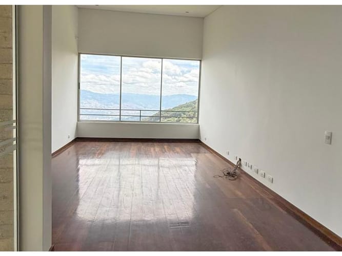 Casa de 3 alcobas en venta en Vía Las Palmas, Medellín, 371 m² · foto 16 de 21