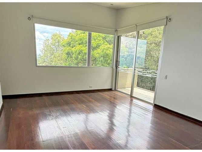 Casa de 3 alcobas en venta en Vía Las Palmas, Medellín, 371 m² · foto 17 de 21