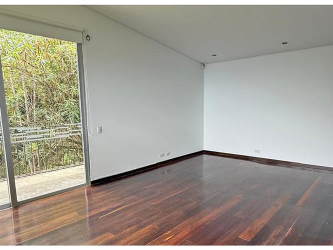Casa de 3 alcobas en venta en Vía Las Palmas, Medellín, 371 m² · foto 19 de 21