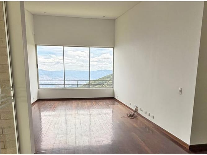 Casa de 3 alcobas en venta en Vía Las Palmas, Medellín, 371 m² · foto 20 de 21