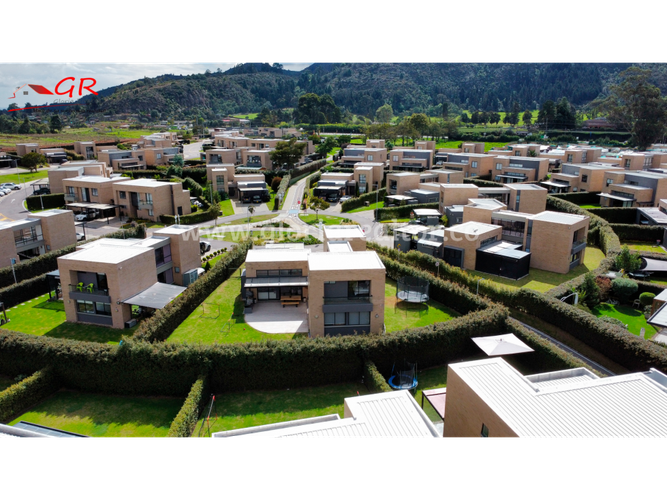 Casa de 3 alcobas en venta en Rozo, Cota, 150 m² · foto 2 de 22