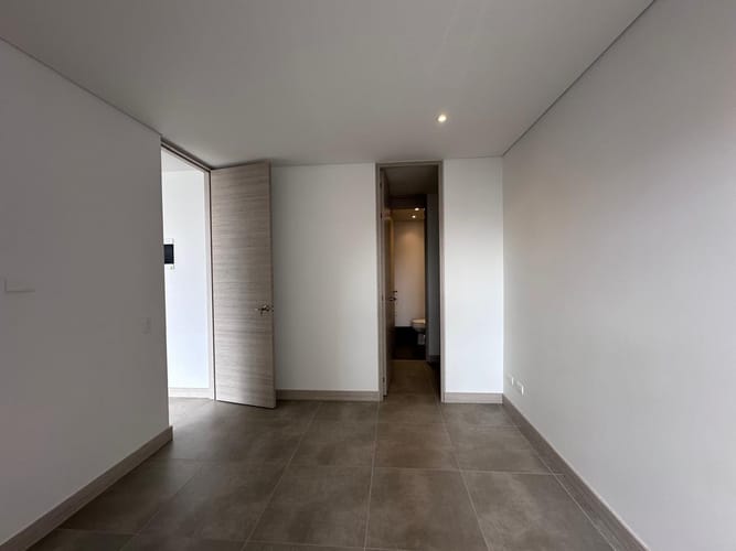 Apartamento de 2 alcobas en arriendo en Oviedo, Medellín, 90 m² · foto 9 de 16