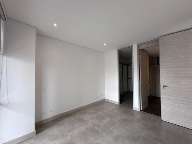 Apartamento de 2 alcobas en arriendo en Oviedo, Medellín, 90 m² · foto 11 de 16