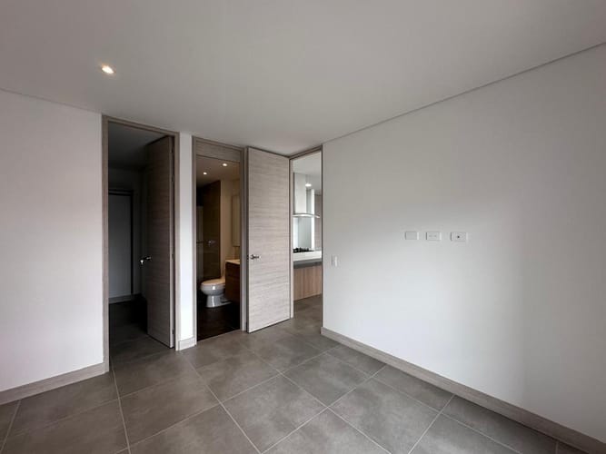 Apartamento de 2 alcobas en arriendo en Oviedo, Medellín, 90 m² · foto 13 de 16