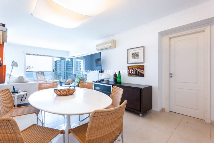 APARTAMENTO EN ALQUILER DE ANUAL O INVERNAL - 2 DORMITORIOS -EN PUNTA DEL ESTE - 2 DORMITORIOS - EDIFICIO ART BOULEVARD - TODOS LOS AMENITIES · Photo 2