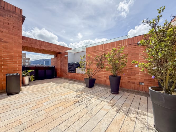 Apartamento de 2 alcobas en arriendo en Chicó Reservado, Bogotá, 220 m² · foto 9 de 21