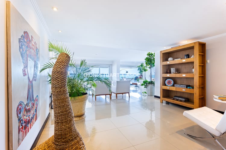 TORRE LOBOS ESQUINERO - 3 DORM EN SUITE + DEP. SERV · Photo 2