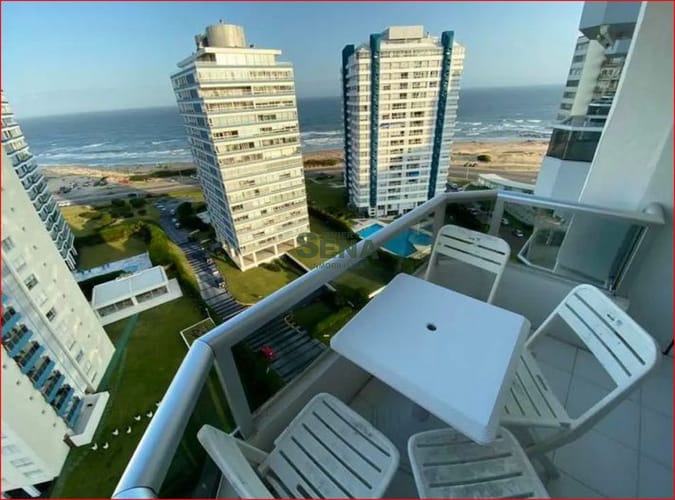 Alquiler de apto en la brava, 3 dormitorios, 3 baños, piscina, y buena vista. · Foto 3