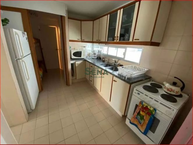 Alquiler de apto en la brava, 3 dormitorios, 3 baños, piscina, y buena vista. · Foto 6