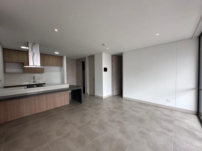Apartamento de 2 alcobas en arriendo en El Poblado, Medellín, 90 m² · foto 4 de 16