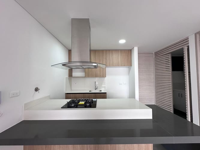 Apartamento de 2 alcobas en arriendo en El Poblado, Medellín, 90 m² · foto 6 de 16