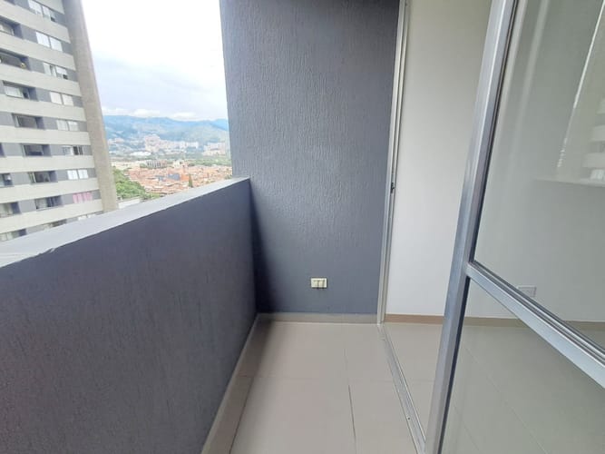 Apartamento en arriendo en Belén, Medellín · foto 4 de 14