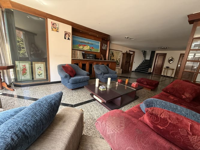 Apartamento de 4 alcobas en venta en El Refugio I, Bogotá, 273 m² · foto 2 de 24