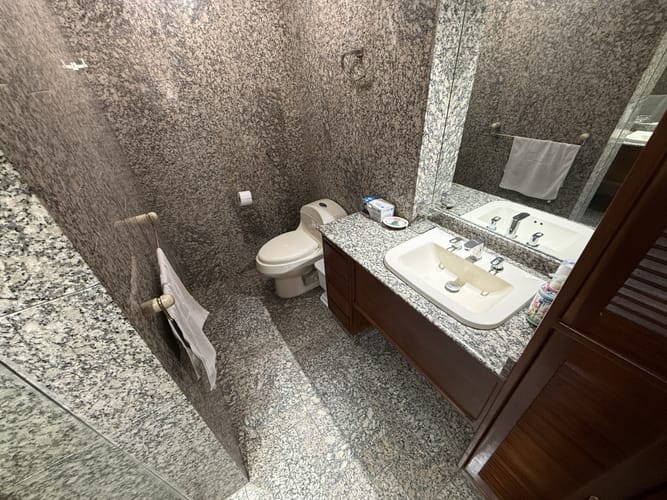 Apartamento de 4 alcobas en venta en El Refugio I, Bogotá, 273 m² · foto 4 de 24