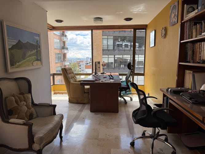 Apartamento de 4 alcobas en venta en El Refugio I, Bogotá, 273 m² · foto 5 de 24